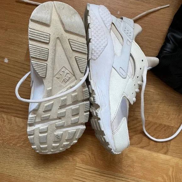 Size 7.5 Women Nike Air Huarache Run Shoe White Sail Fossil Stone - Picture 6 of 13